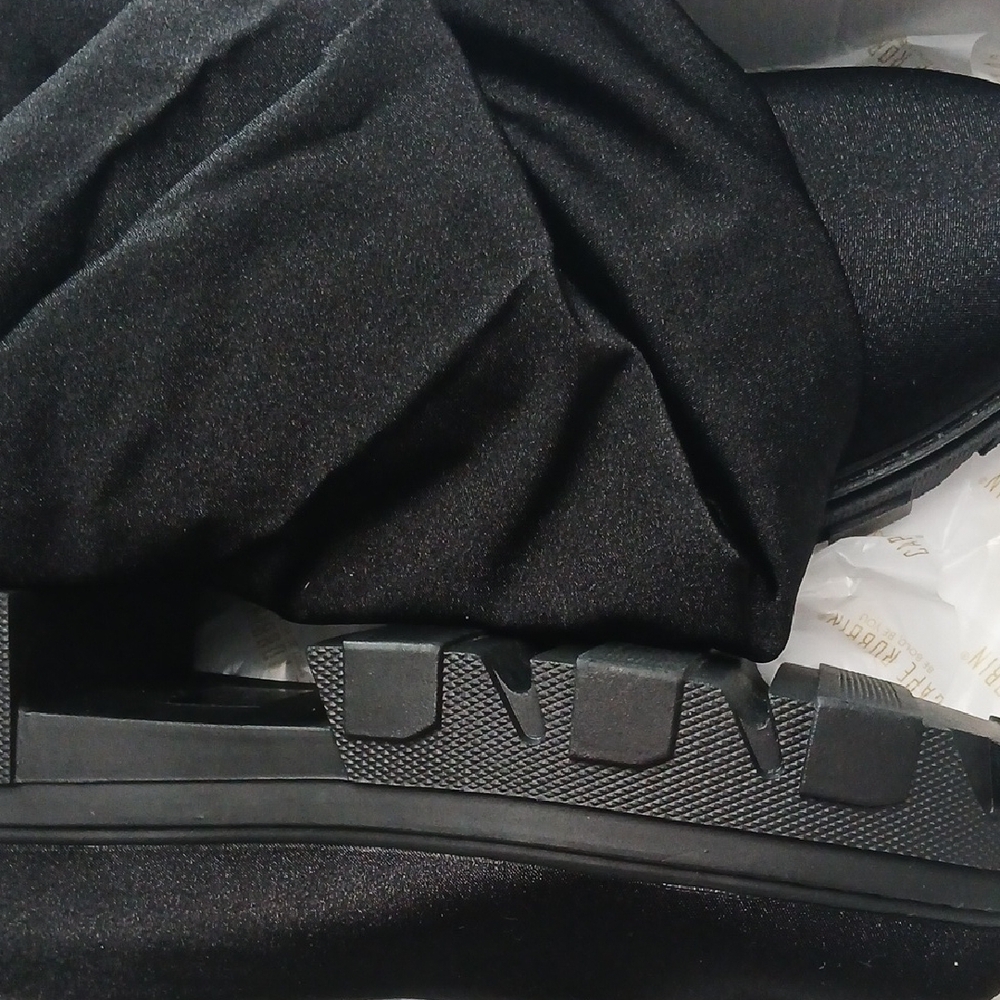 CAPE ROBBIN DEVONS LEGGINGS WITH LUG SOLE BOOTS ATTACHED - Picture 6 of 8